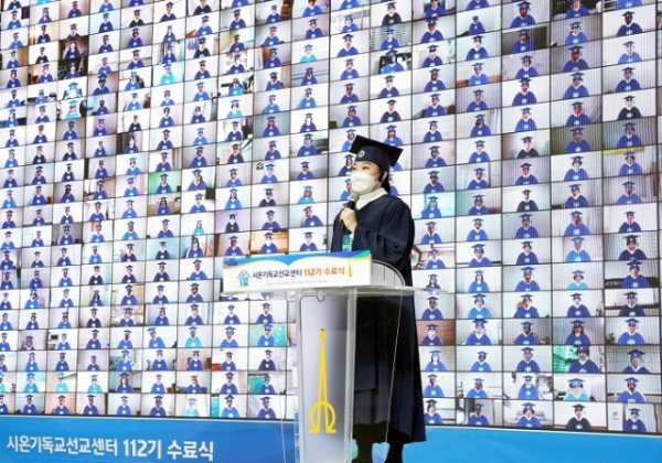 26일_온라인으로_진행된_신천지_시온기독교선교센터_112기_수료식에서_박미지_수료생이_소감을_발표하고_있다_.JPG