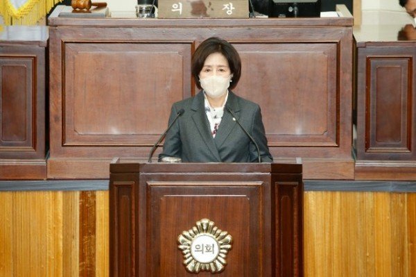 구미시의회 제2차 본회의 이명희 기획행정위원장 (1).JPG