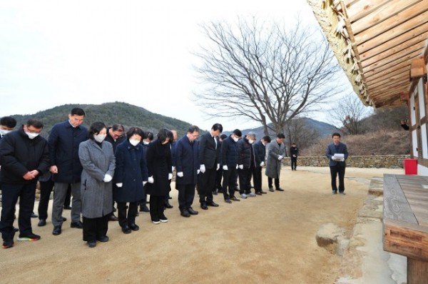 230216_군위군, 김수환 추기경 선종 14주기 추모_문화관광과 (1).jpg