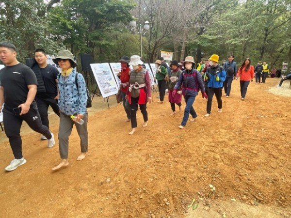 [선산읍] 비봉산 맨발 걷기 2.jpg