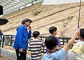 04의성군제공 의성군 초등생 대상 지질공원 공룡화석 탐방프로그램 진행 (1).jpg