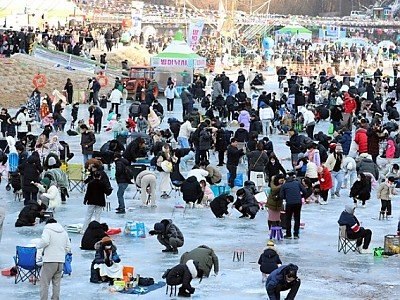 0115 영남권 최대 겨울축제  2025 안동암산얼음축제 개최 (2).jpg