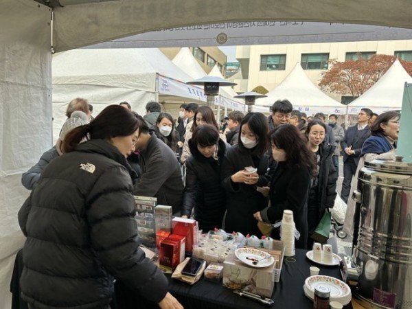 영주-1-2 영주시 강남구 설맞이 직거래장터 부스 운영사진.jpg