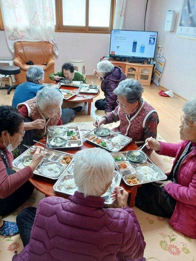 01의성군제공 중식지원경로당_1).jpg